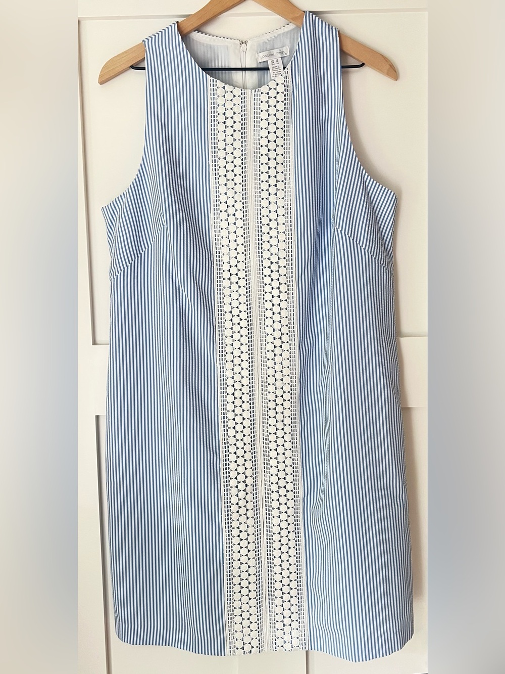 LONDON TIMES | Blue White Seersucker Shift Dress Crochet Lace 12
